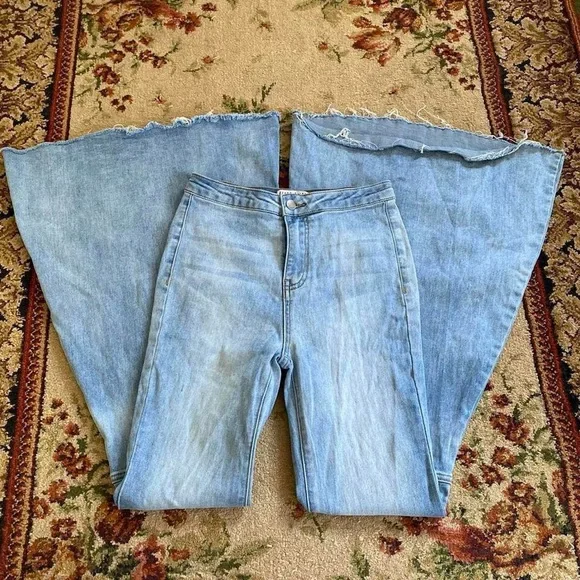 Blank Paige super flare jeans